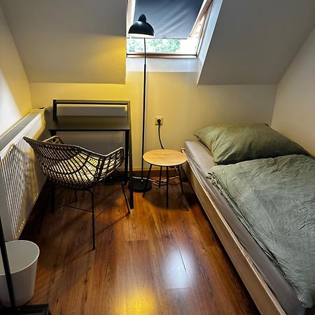 Einfaches Haus Mit Privatzimmern Und Gemeinschaftsraeumen Heilbronn Zewnętrze zdjęcie