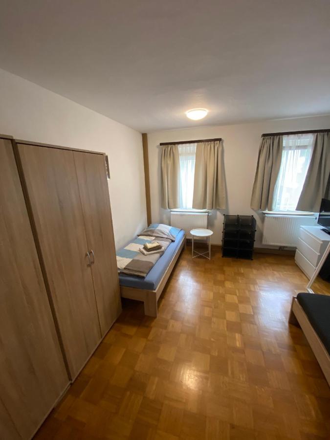 Einfaches Haus Mit Privatzimmern Und Gemeinschaftsraeumen Heilbronn Zewnętrze zdjęcie