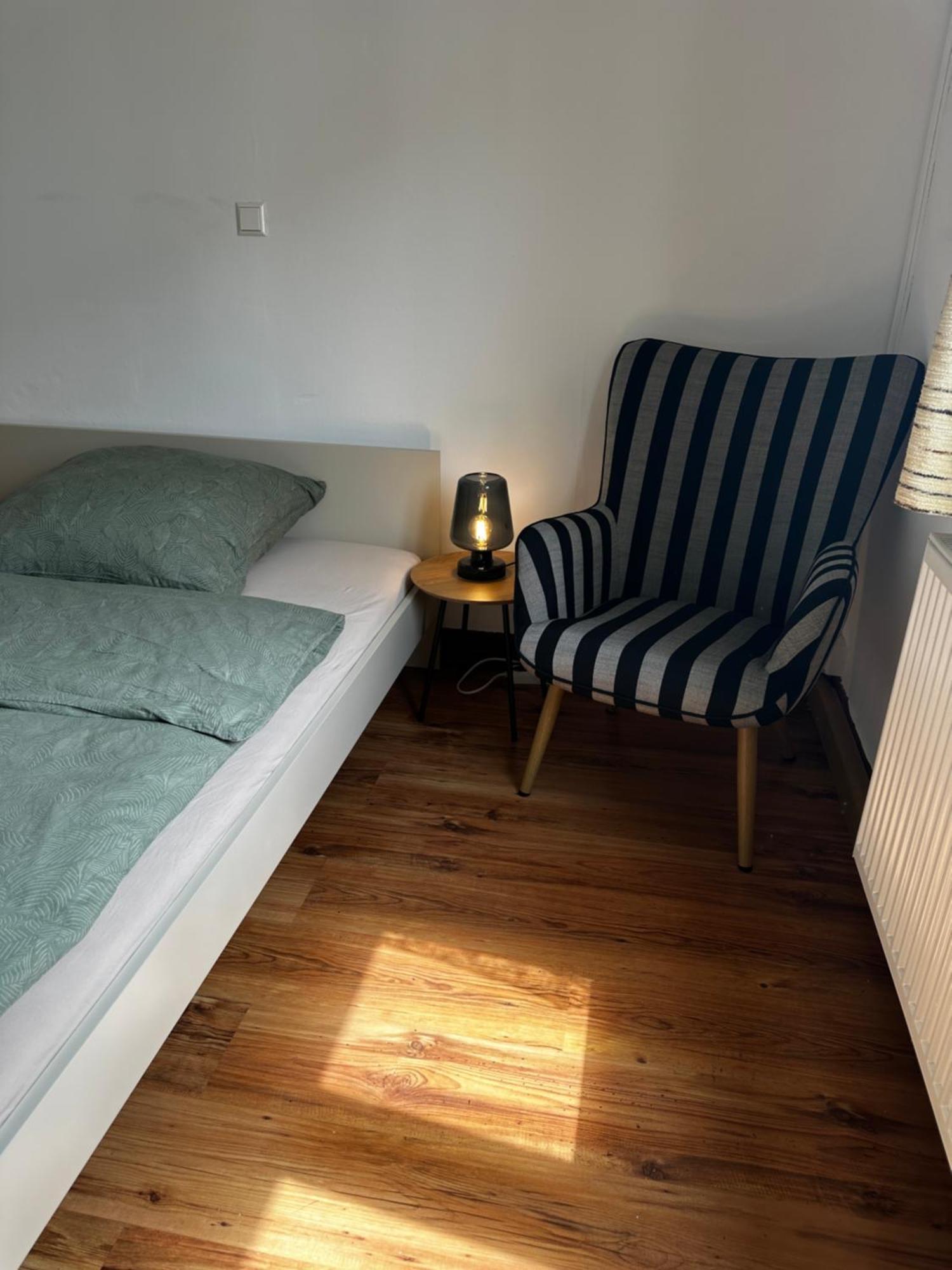 Einfaches Haus Mit Privatzimmern Und Gemeinschaftsraeumen Heilbronn Zewnętrze zdjęcie